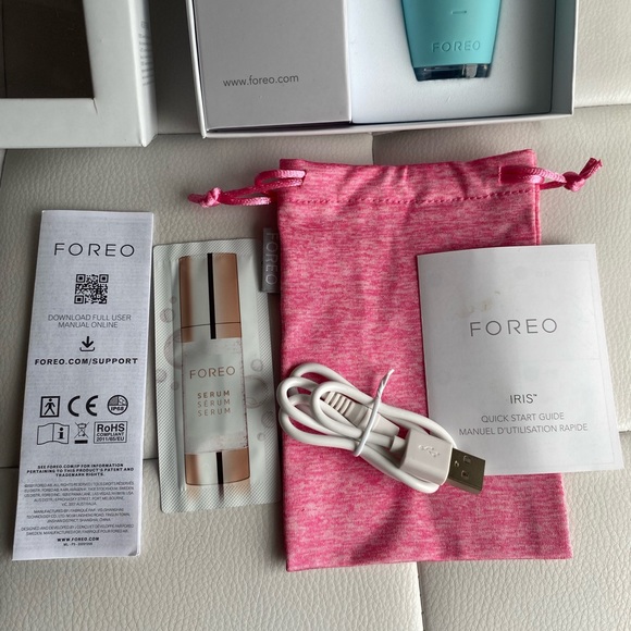 FOREO Iris Illuminating Eye Massager - Picture 5 of 7